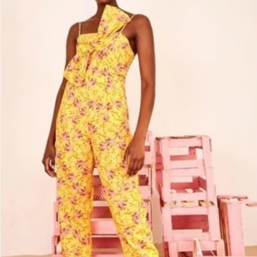 NWOT Farm Rio Banana Sunshine Bow Top Jumpsuit size Medium.